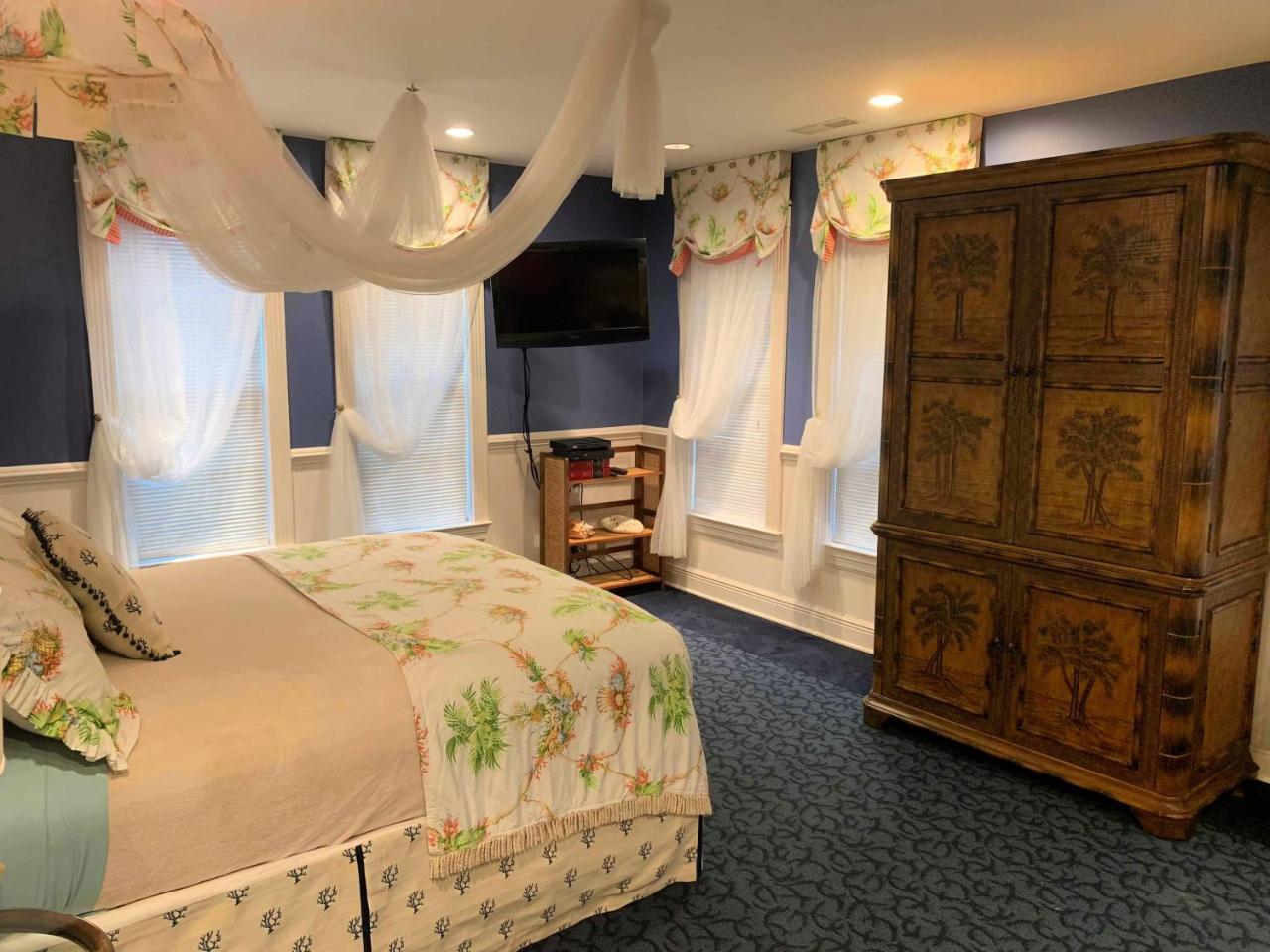 The Lake Manor Bed & Breakfast Morgantown Exterior foto